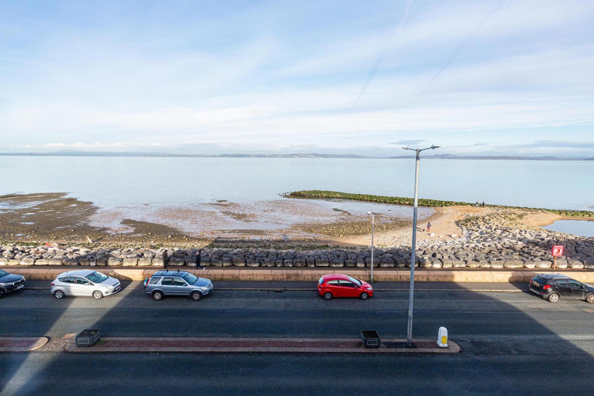 Beachfront Apartment 3 Bedrooms Sleeps 7 - Gateway To The Lake District - Newly Refurbished Моркам Экстерьер фото