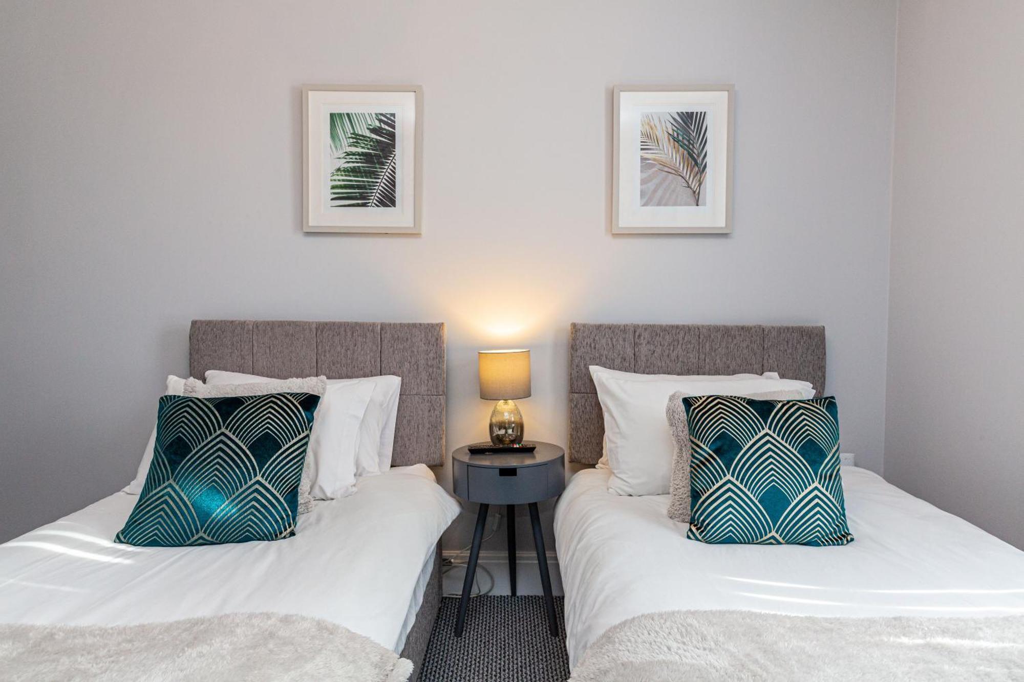 Beachfront Apartment 3 Bedrooms Sleeps 7 - Gateway To The Lake District - Newly Refurbished Моркам Экстерьер фото